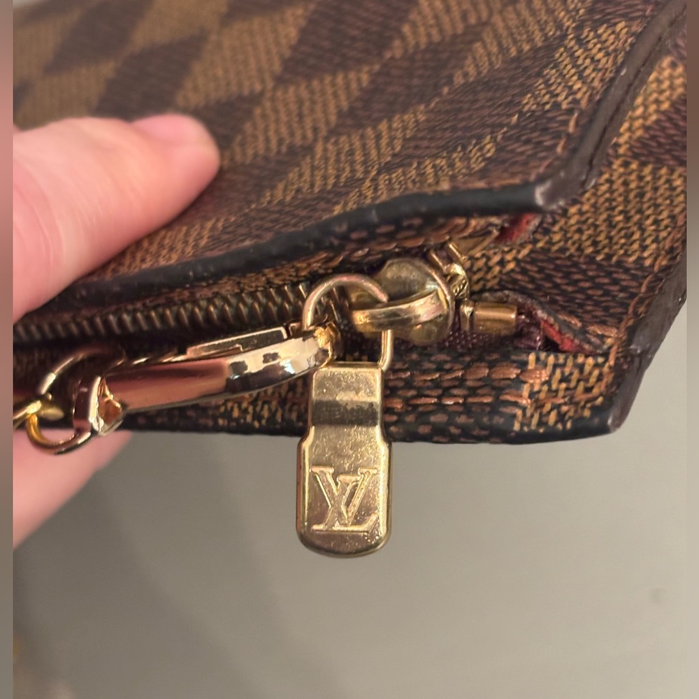 Authentic Louis Vuitton Damier Pochette Accessoires - Picture 4 of 9